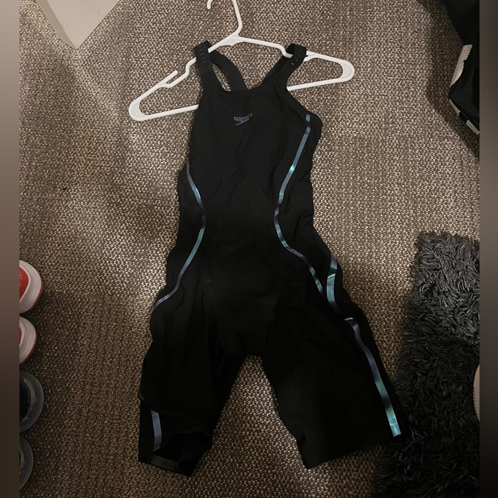 Speedo tech suit size USA 24 closed back